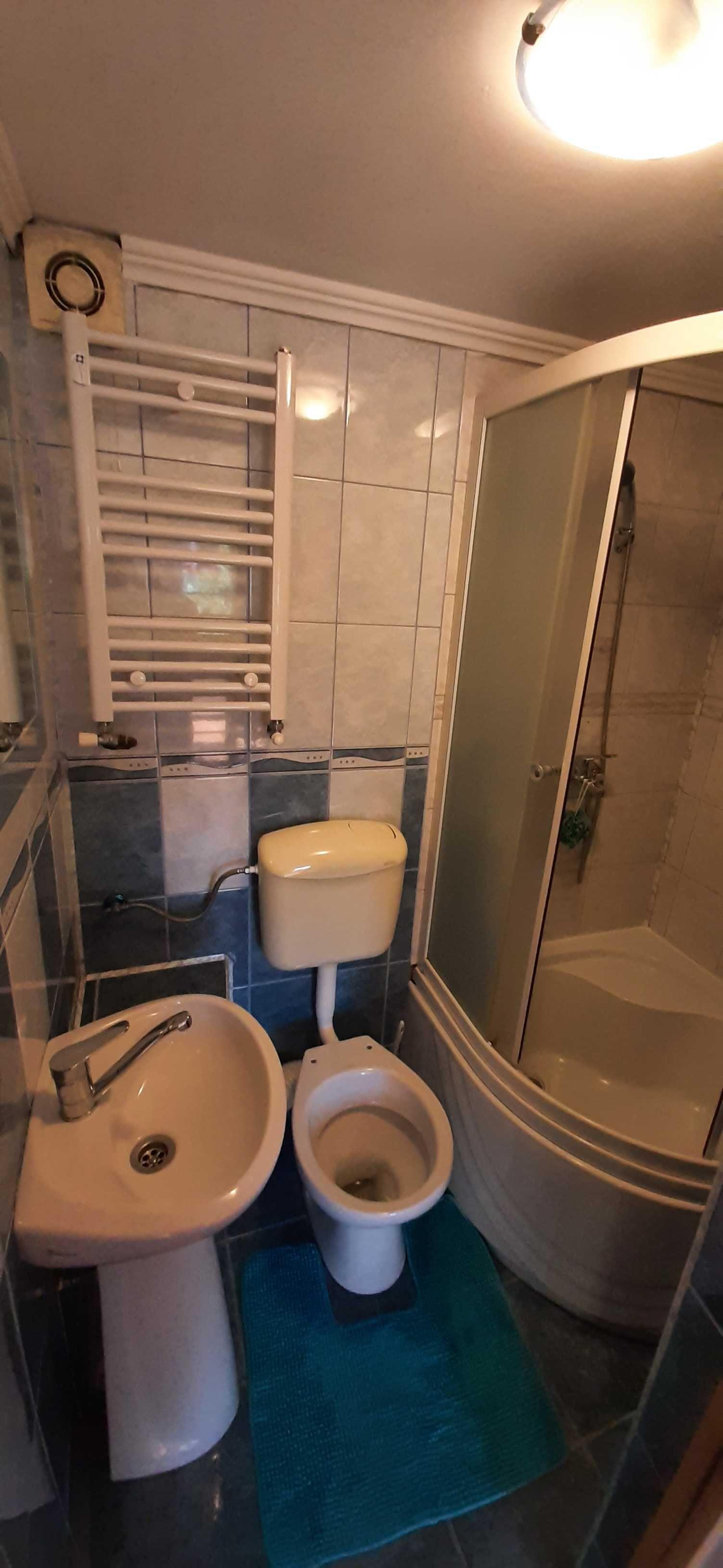 2 camere in vila de inchiriat