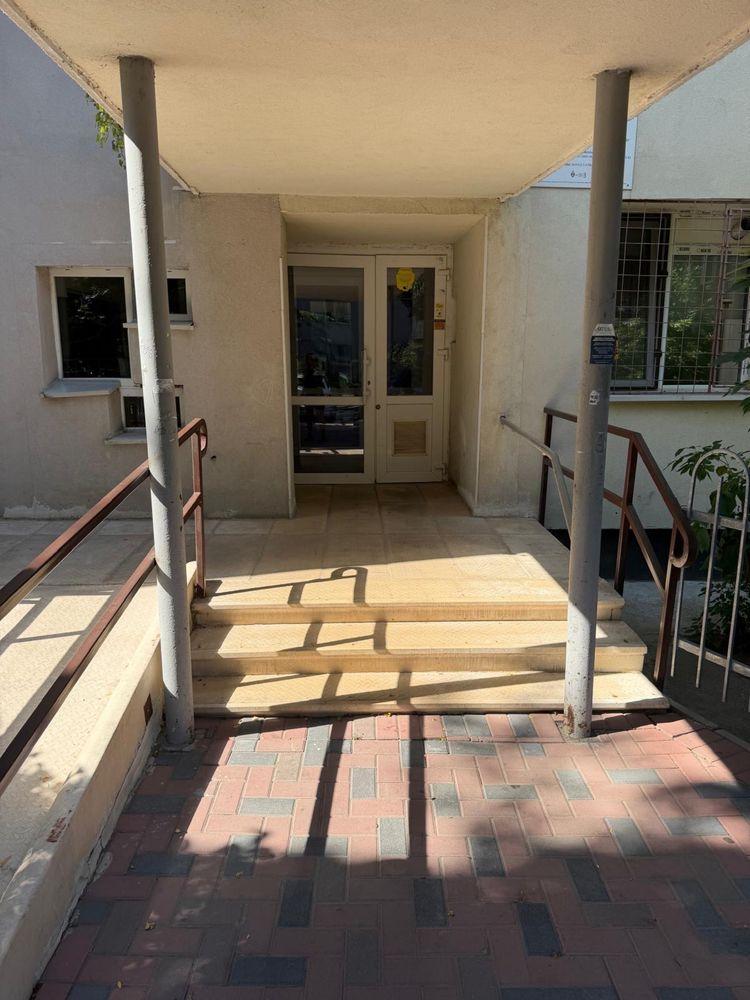 Vand apartament 2 camere Aleea Barajul Bistritei nr 5- titan