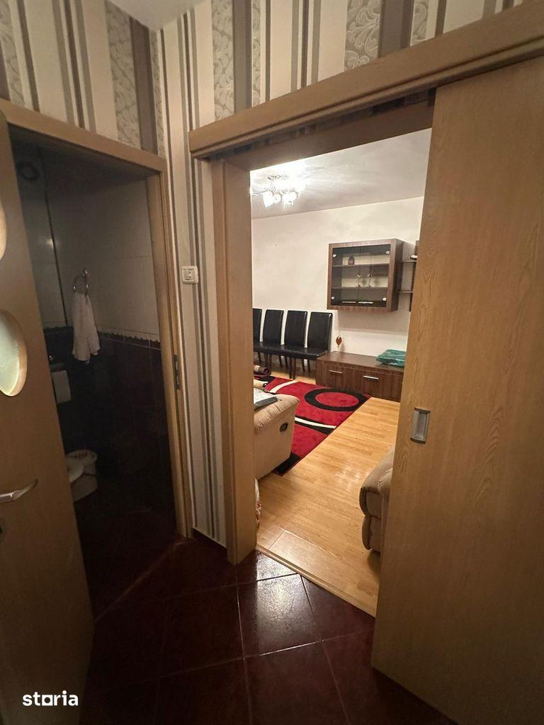 Vand  4 camere Titan, Barajul Bistriței, Etaj 2/4.