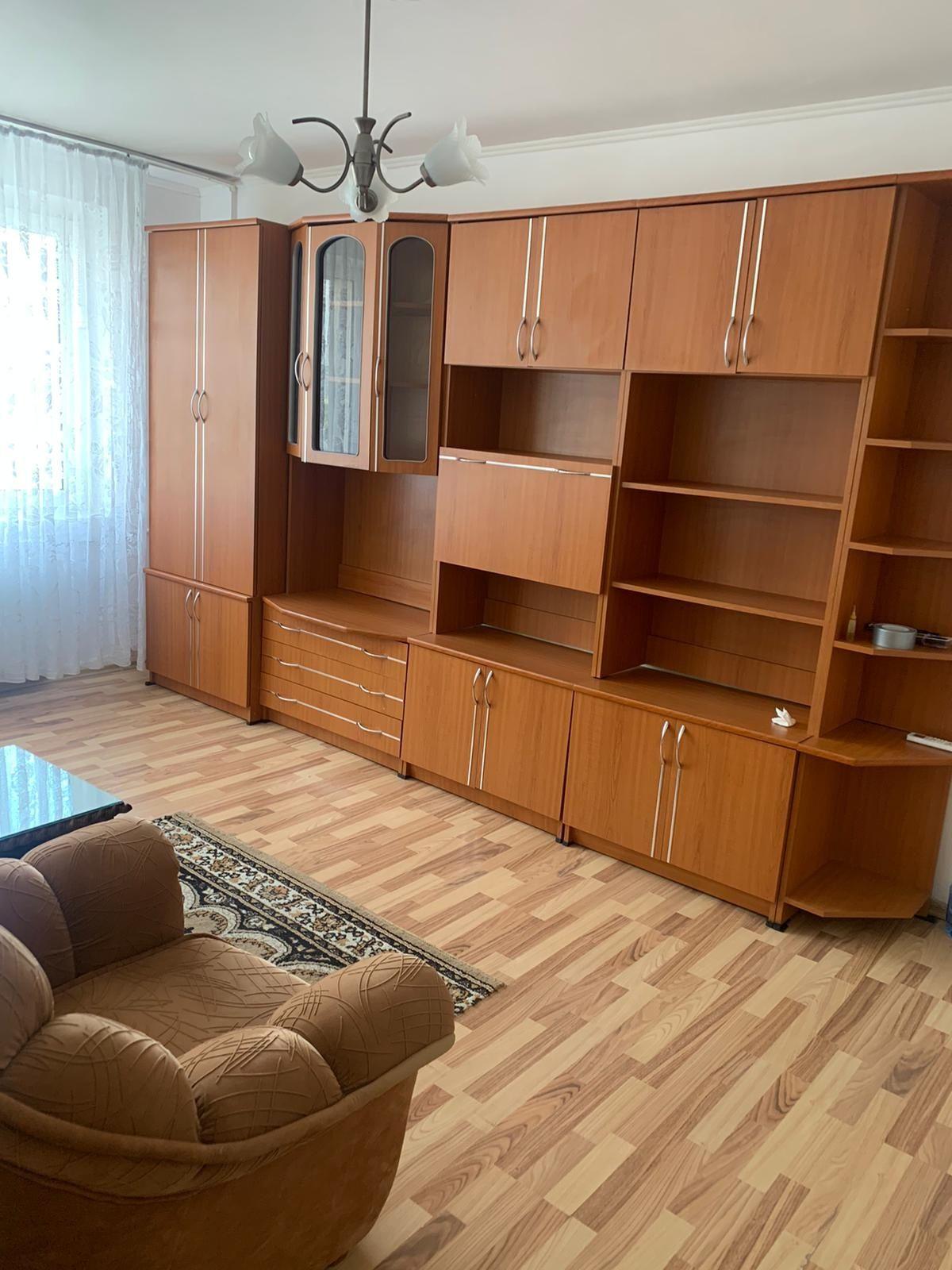 Caut coleg de apartament(student), Apartament 2 camere,Metrou1Decembrie, Aer Condiționat&Centrală, etaj 7 1300 lei/lună