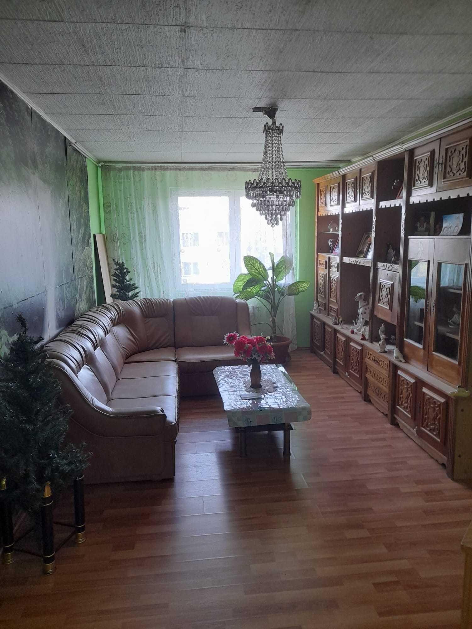 Vand apartament 3 camere