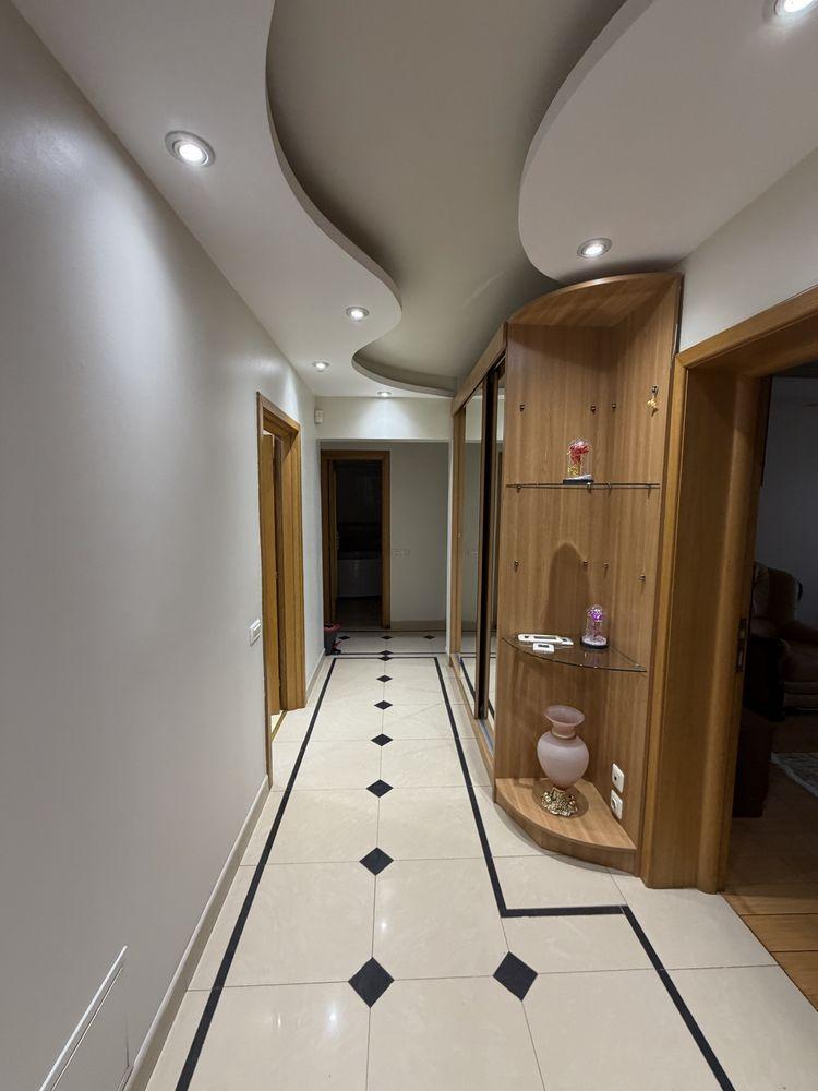 Inchiriez apartament 3 camere Bd Mircea Voda