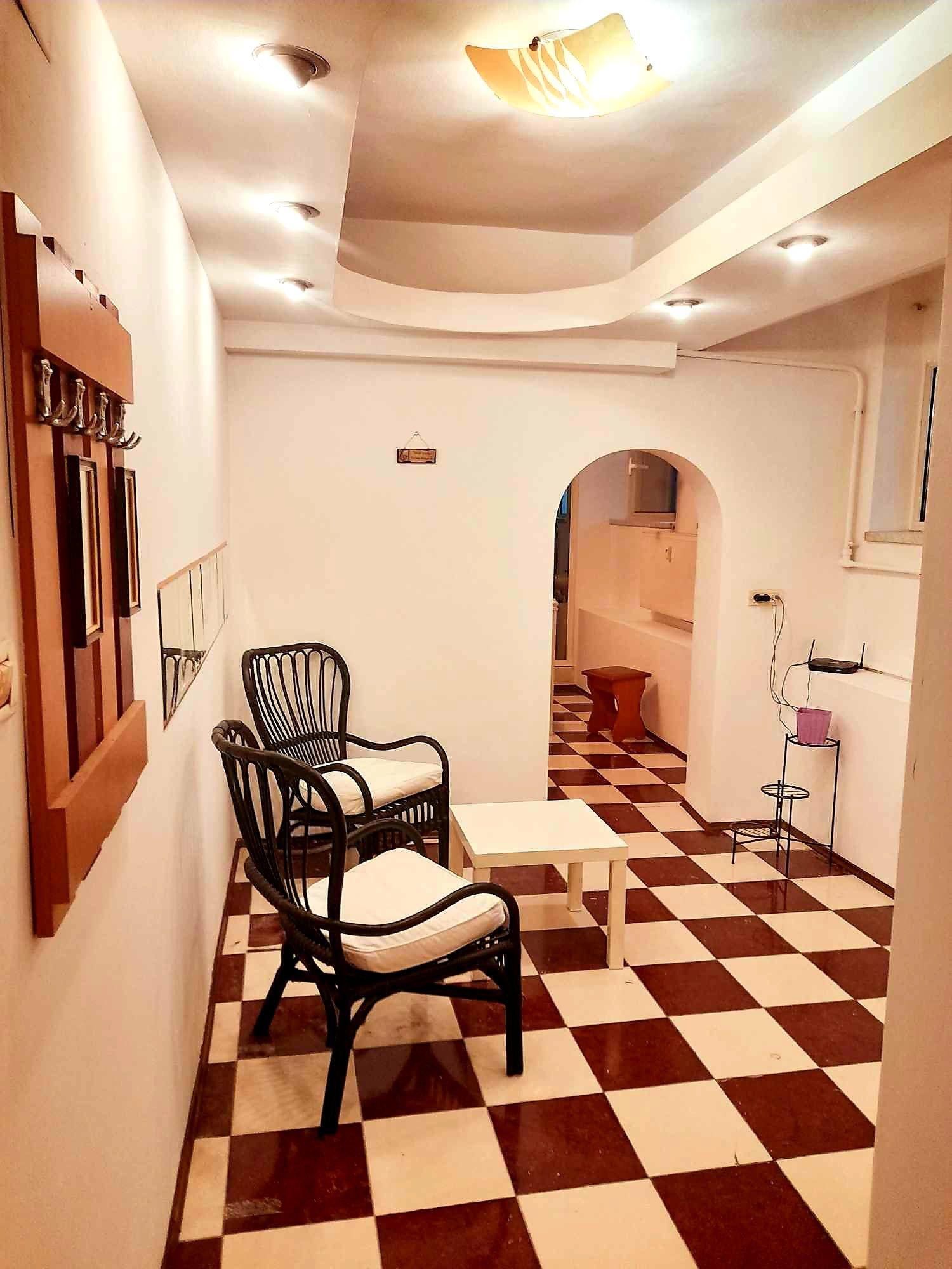garsoniera dubla ultracentral demisol 2 cam cu arcada