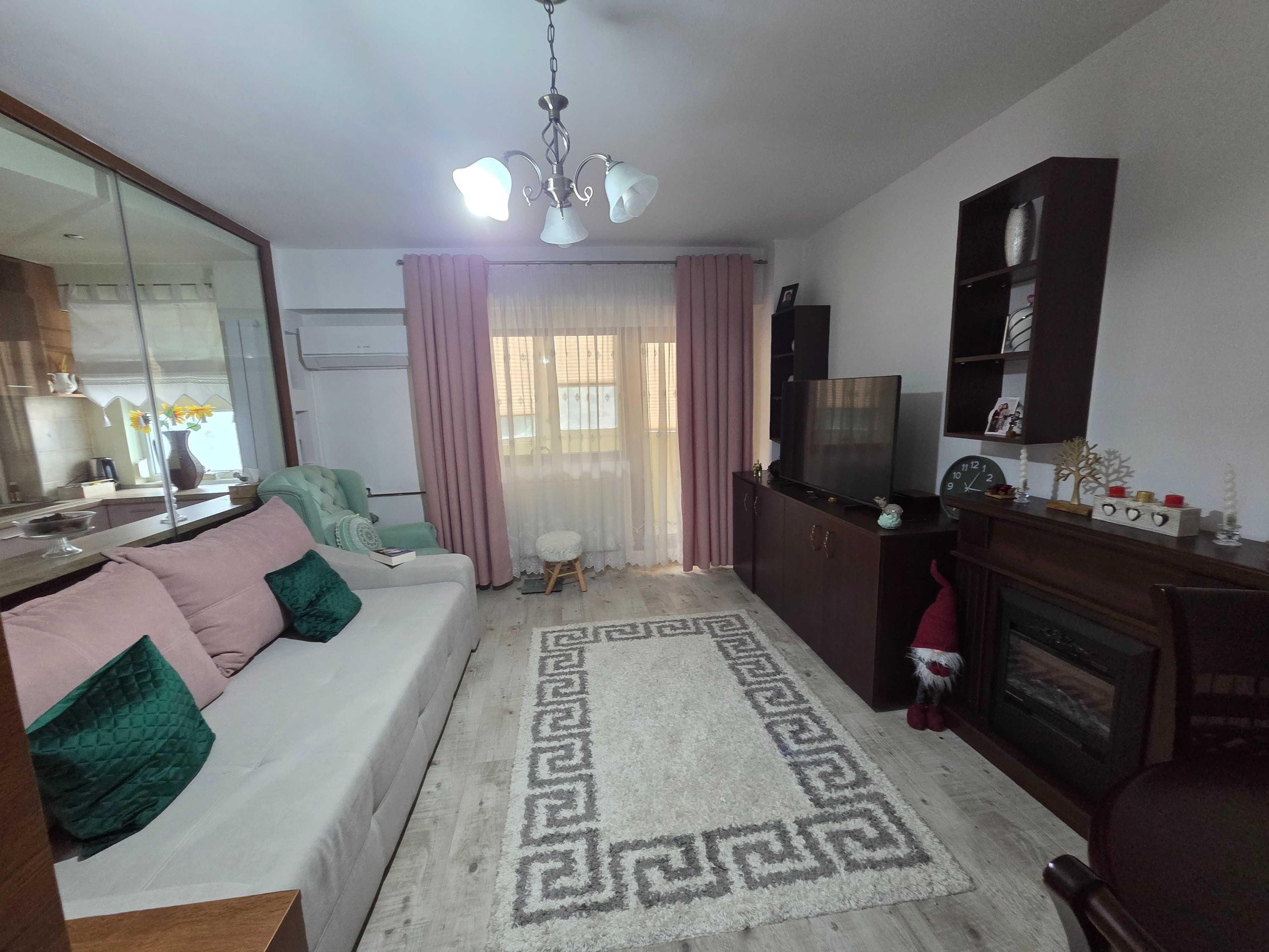 Inchiriez garsonieră modernă Str. Năsăud 6 | Etaj 2 | Renovată recent | Loc Parcare | 430 €