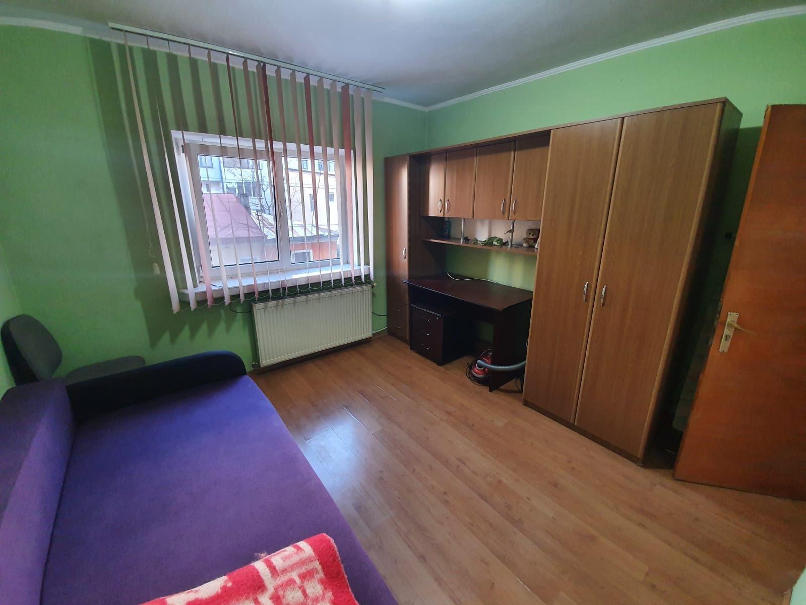 Inchiriez apartament 3 camere - imagine 1