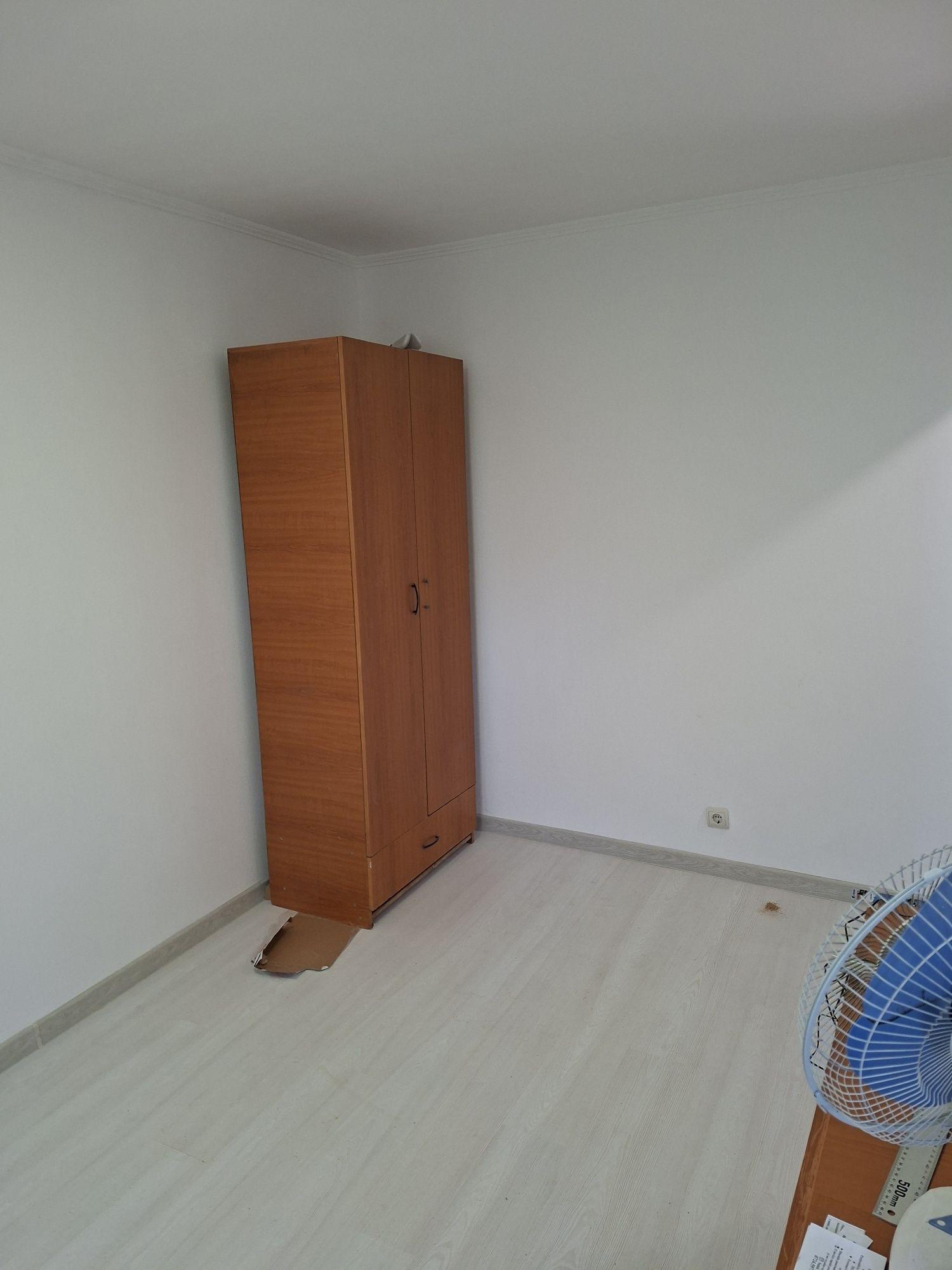Vand garsoniera confort  2 etaj 7/10