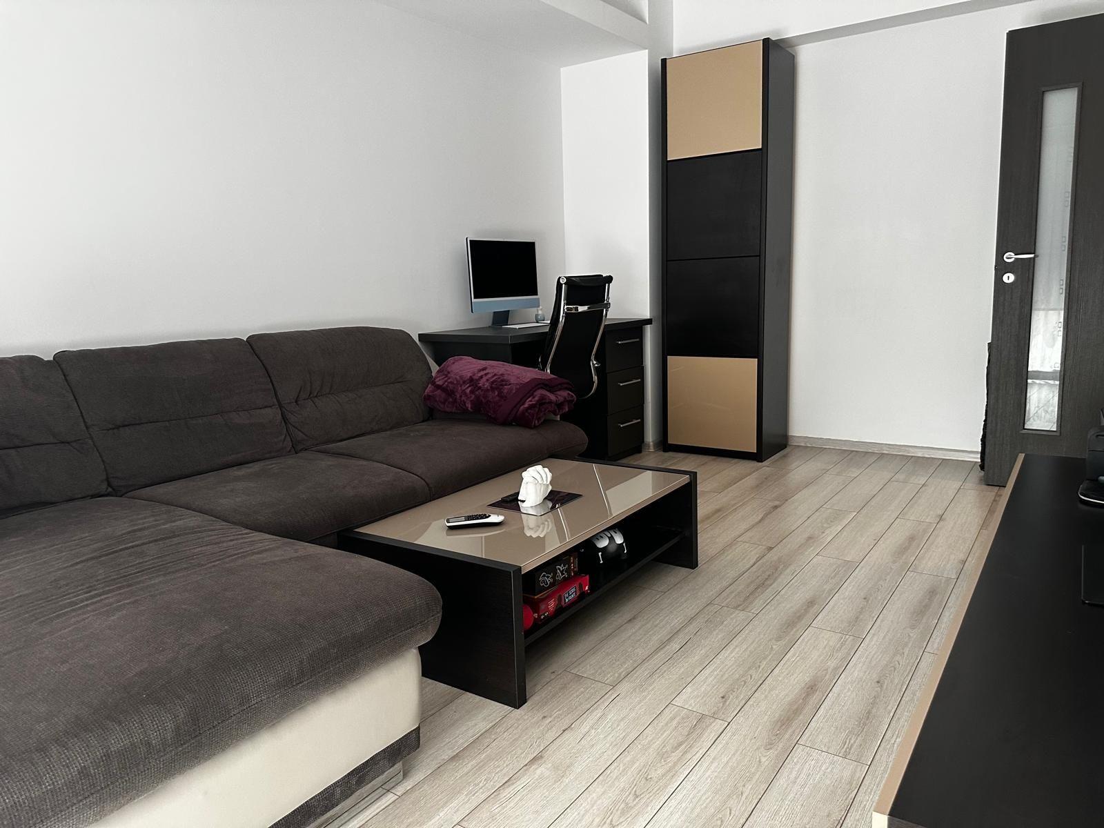 Vand apartament.