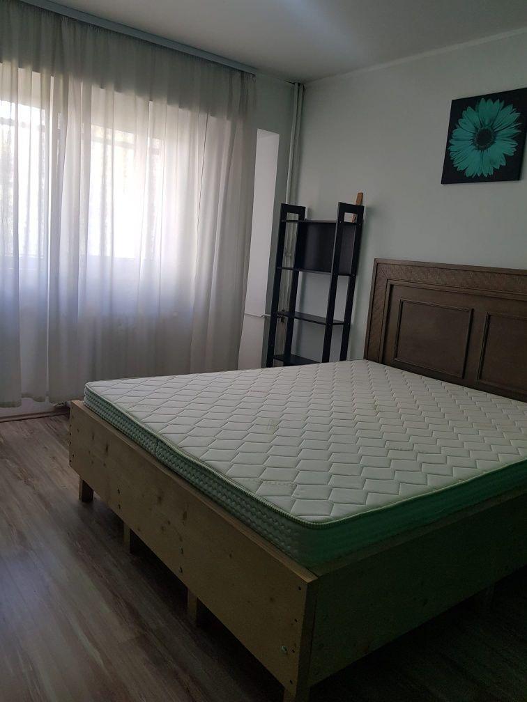 Caut colega de apartament