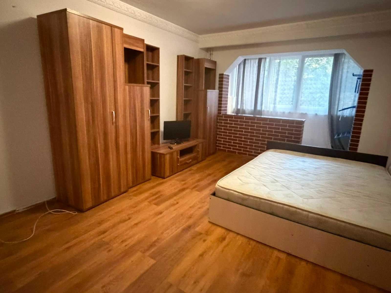 Caut colega apartament Militari/Metroul Gorjului la 30 metrii - imagine 1