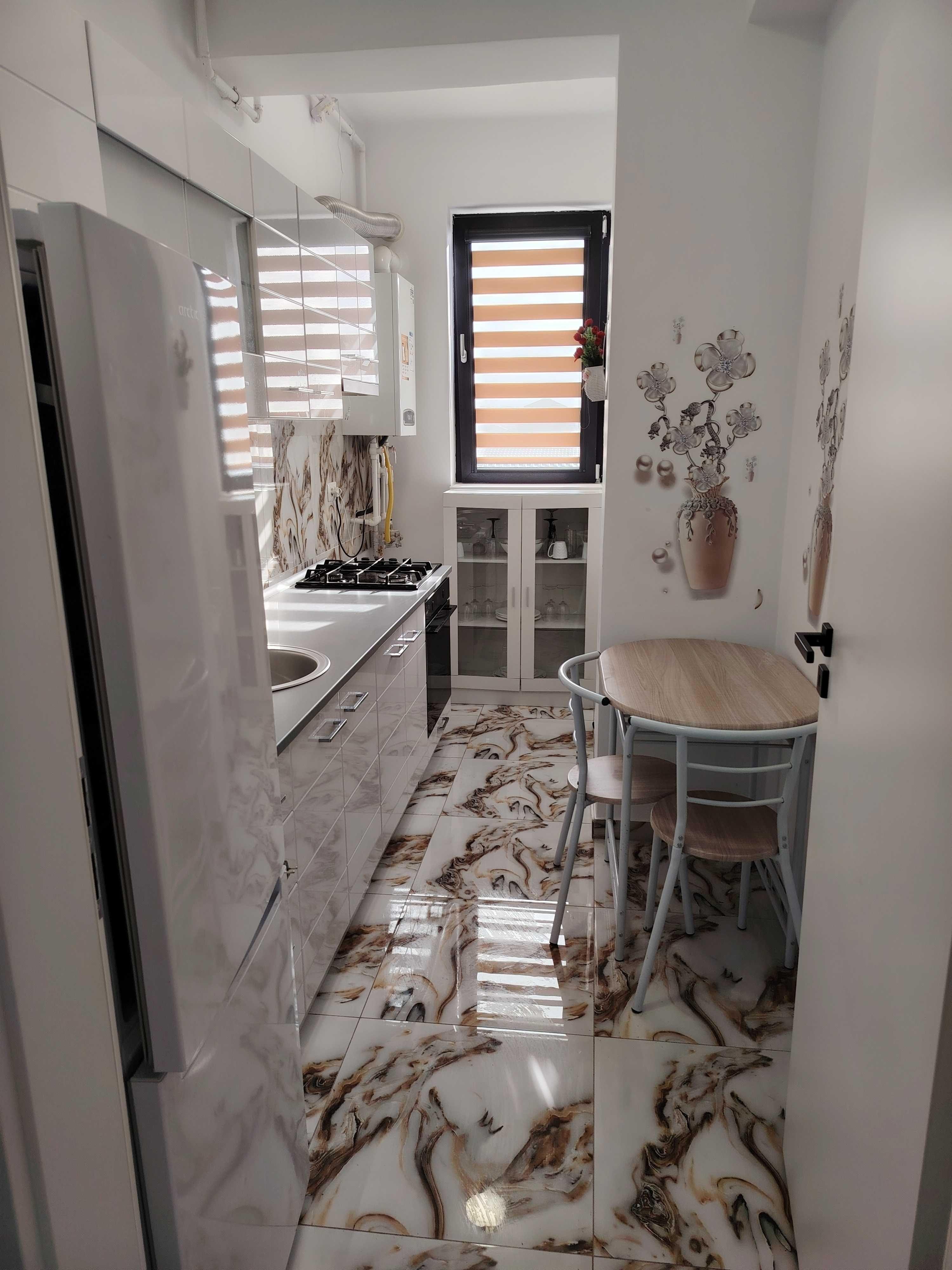 Închiriez apartament 2
