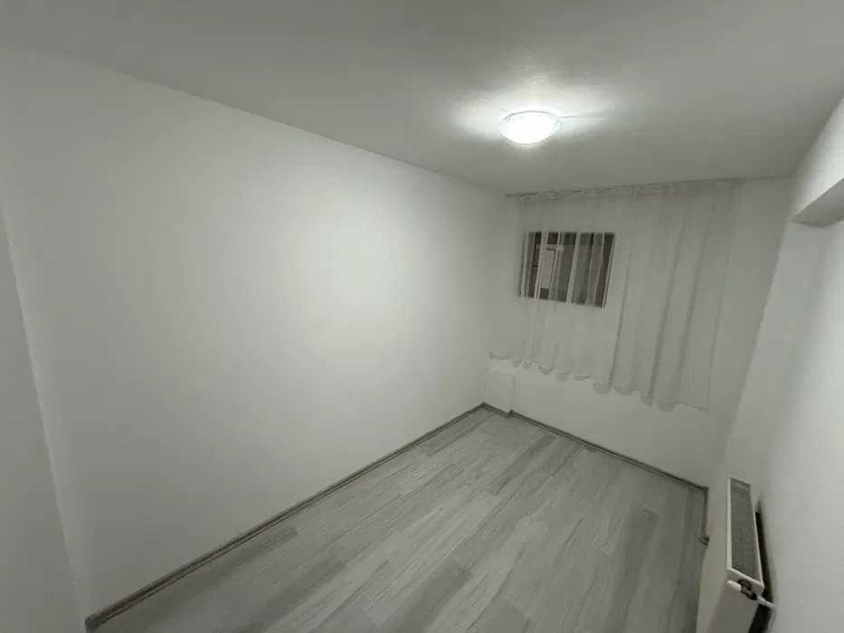 Apartament 3 camere spatios + loc de parcare