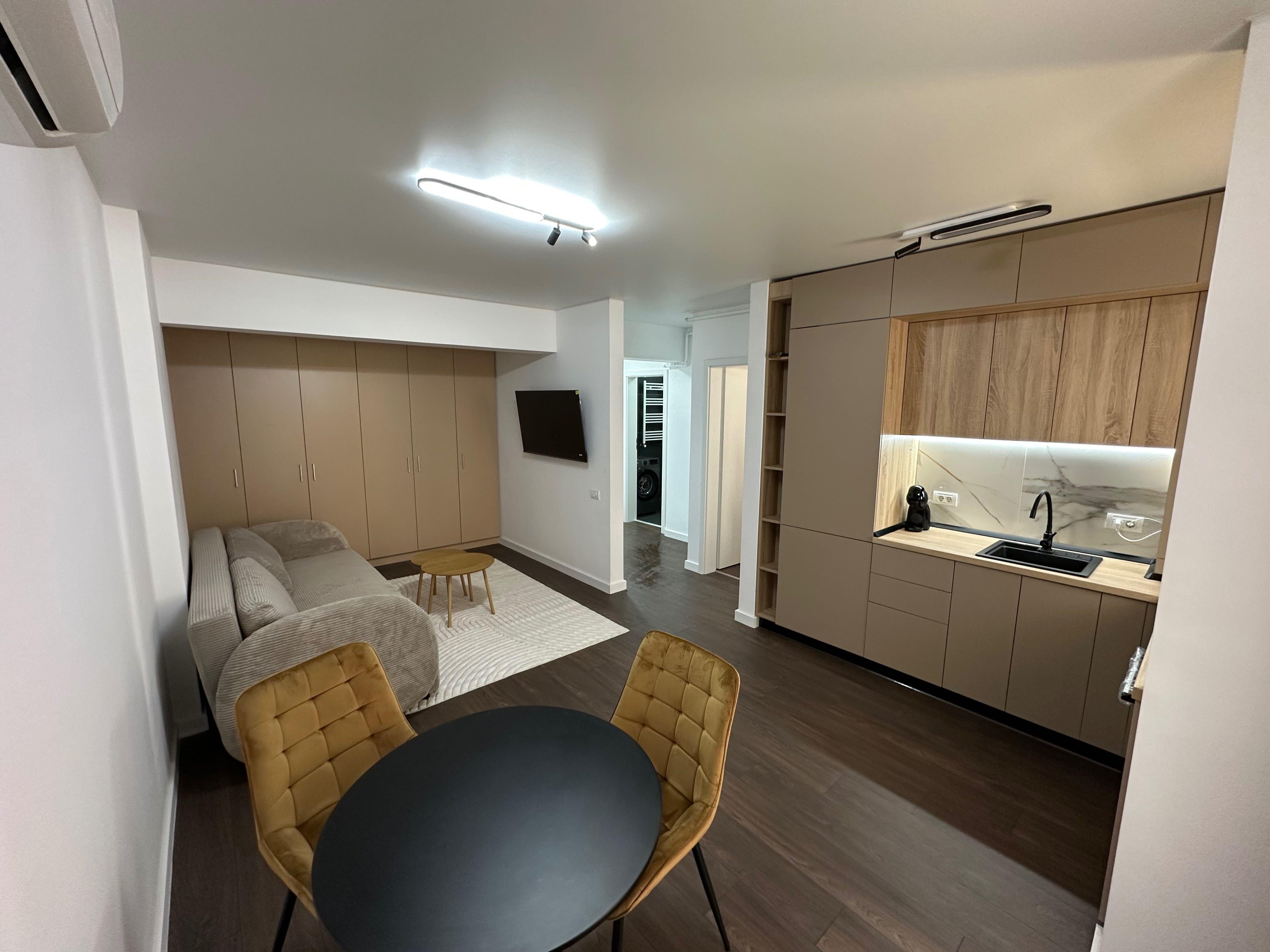 Apartament tip studio de închiriat, complet mobilat și utilat (prima închiriere)