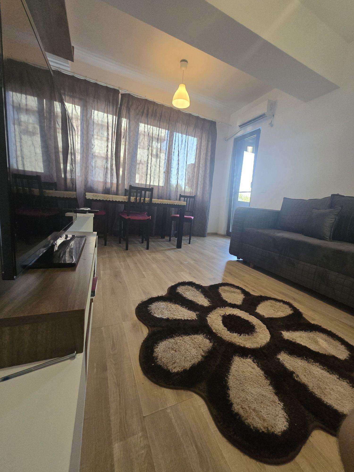 Închiriez apartament - imagine 1