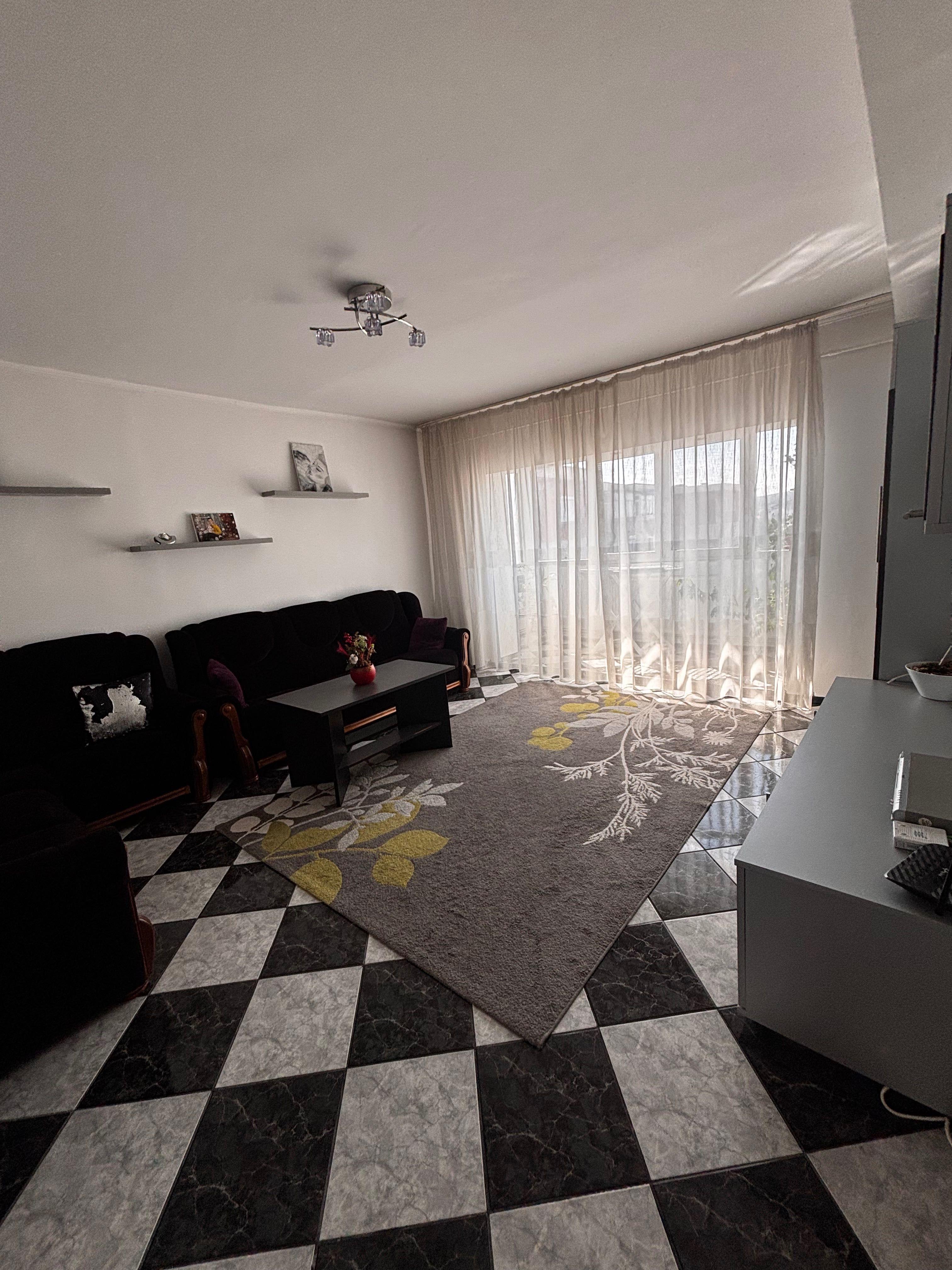 Proprietar- vând Apartament 3 camere decomandat, 87 mp utili – Rolast, Pitești – 105.000 € - imagine 1