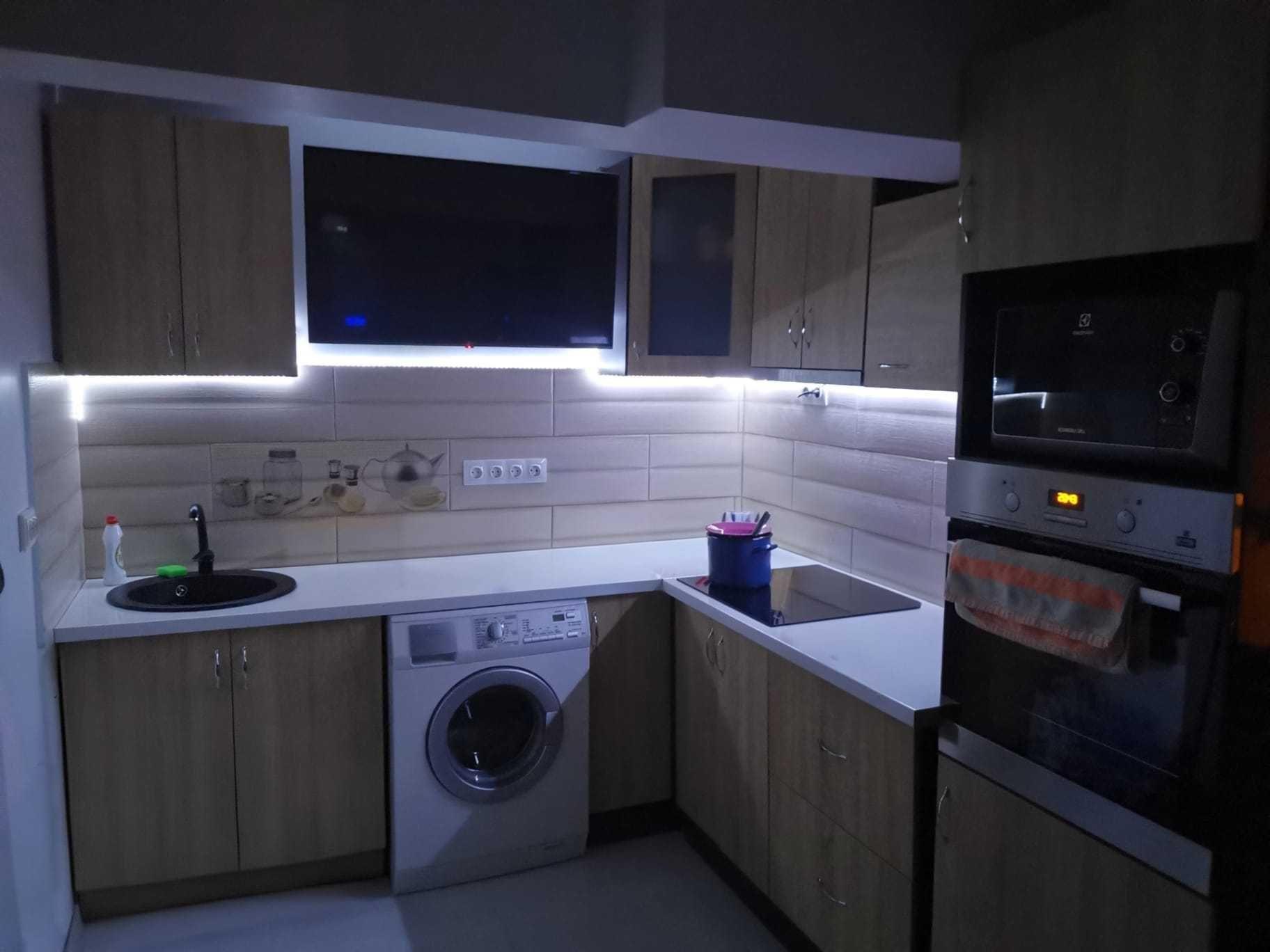 PROPRIETAR – Garsonieră Confort 1 (32 mp) mobilata si utilata complet, clima, incalzire in pardoseala electric, boiler electric, cuptor+plita electric - imagine 1