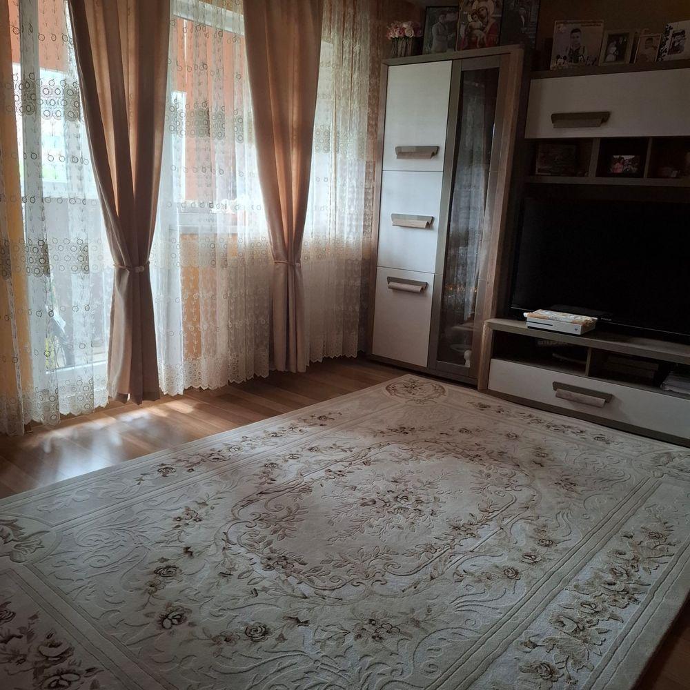 Vând apartament 3 camere