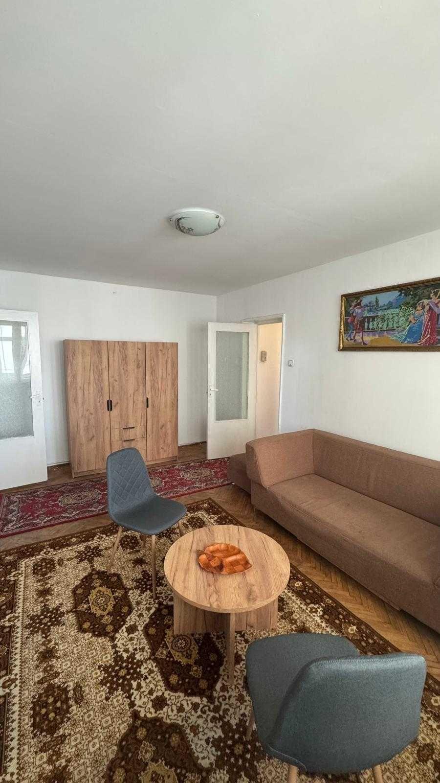 Inchiriez apartament 2 camere ultracentral Baia Mare -250 Euro