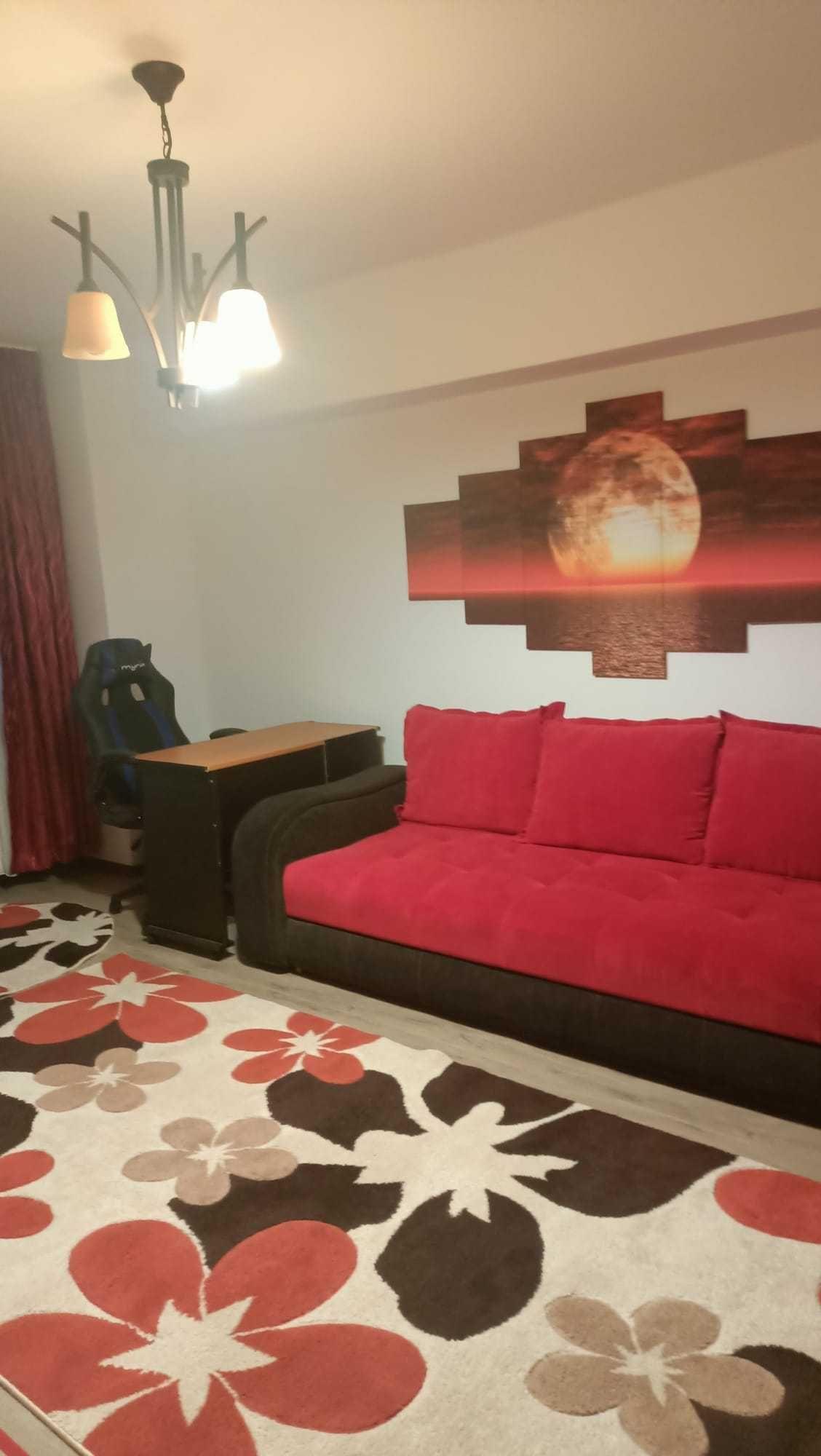 Inchiriez apartament cu 3 camere, zona centrala (str. Gib Mihaescu - Piata Simian), Ramnicu Valcea