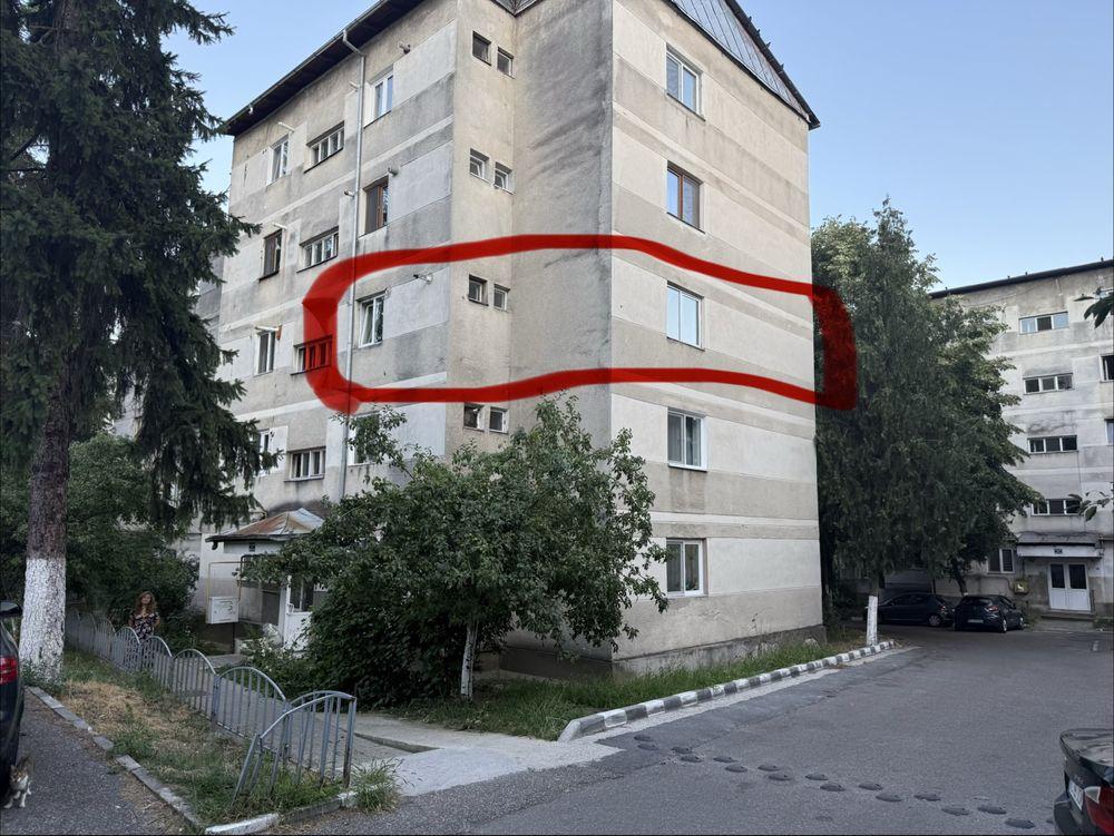 Vand apartament 3 camere, 65 mp( 4.66 mp balcon) et 2/4 , decomandat, zona Nord( Pedagogic) - imagine 1