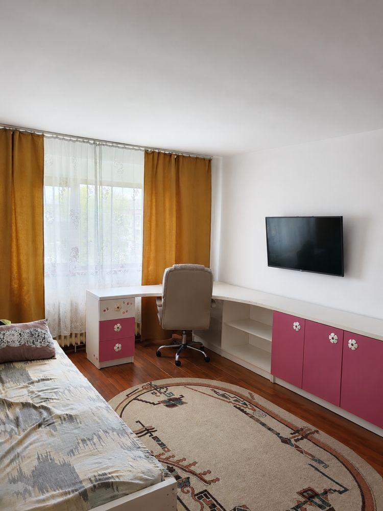 Proprietar vand apartament 3 camere decomandat / strada Libertatii/ 67 mp/ mobilat si utilat - imagine 1