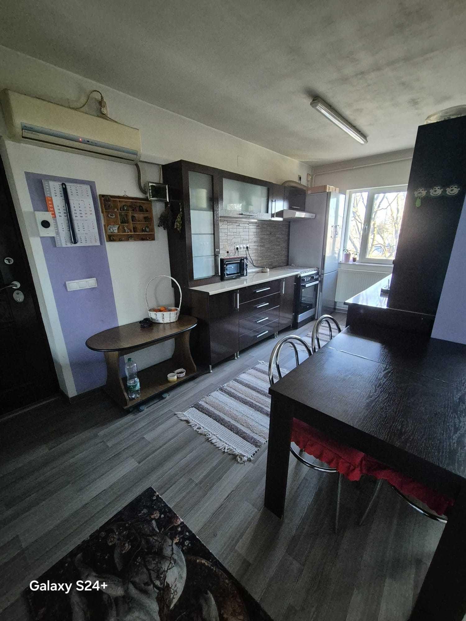 Pers fizica, vand apartament 4 camere Tatarasi - imagine 1