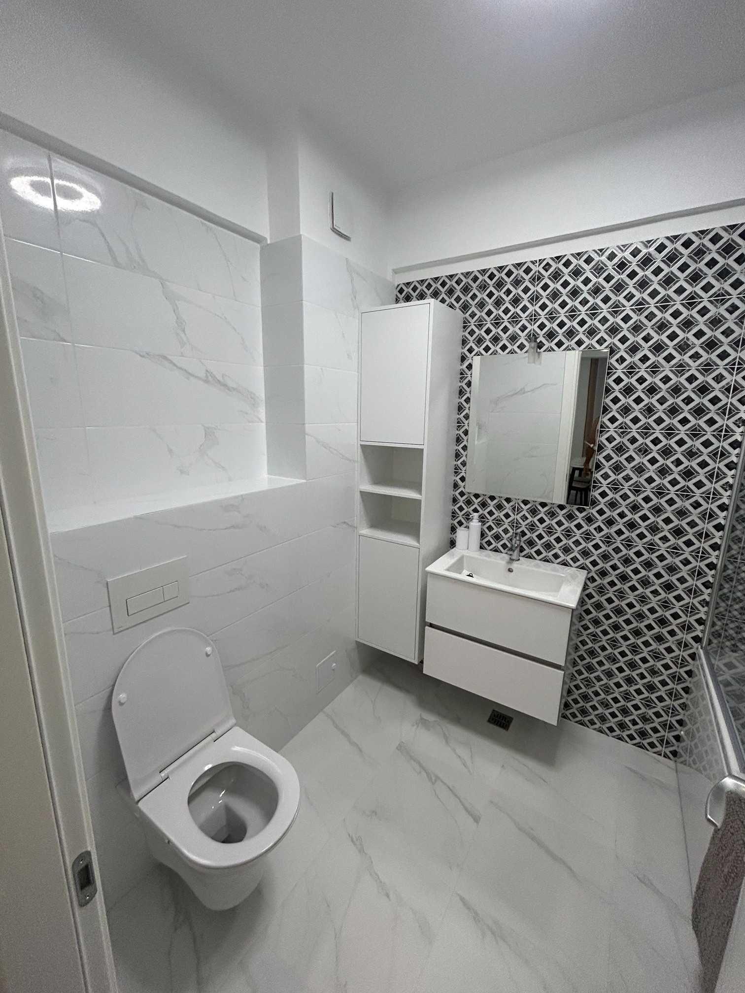 Apartament cu 1 camera  45 m2  Poitiers/Continental-Aumovio + parcare