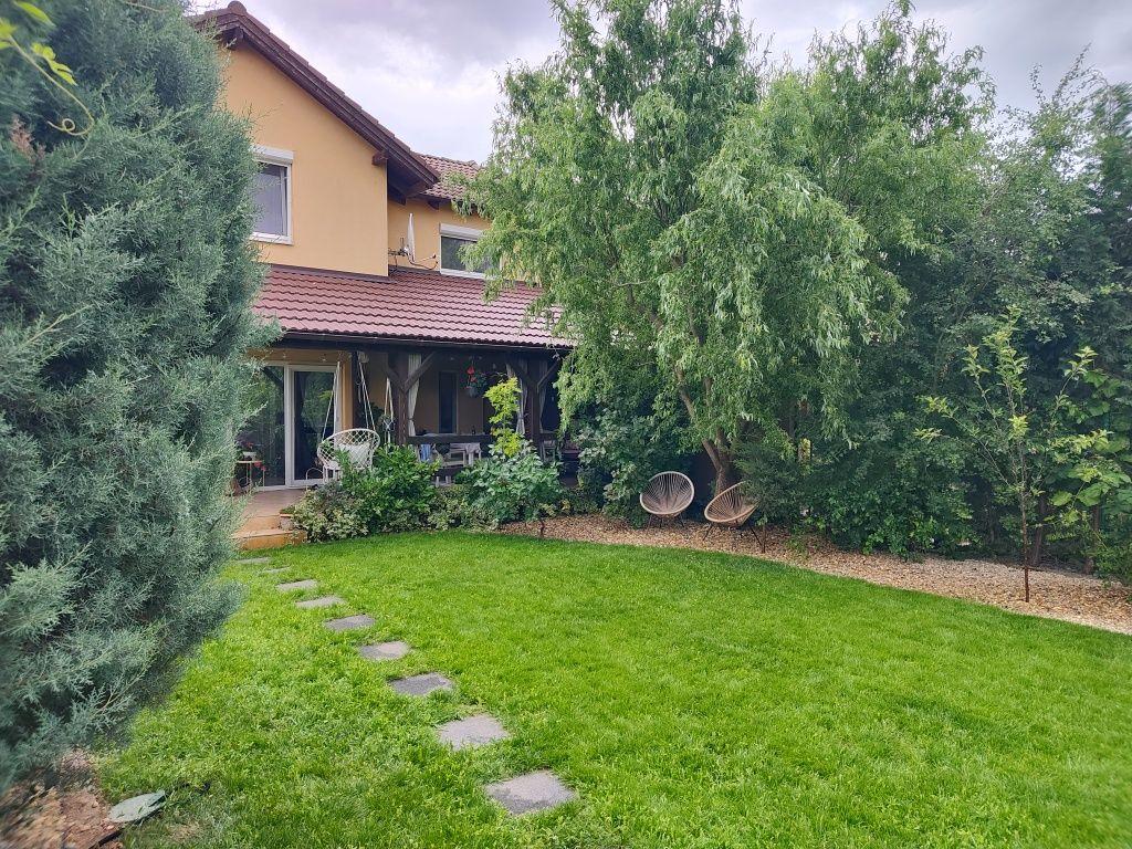 Casă modernă, complet mobilată și utilată, cu grădină spectaculoasă | Via Carmina – Vladimirescu
