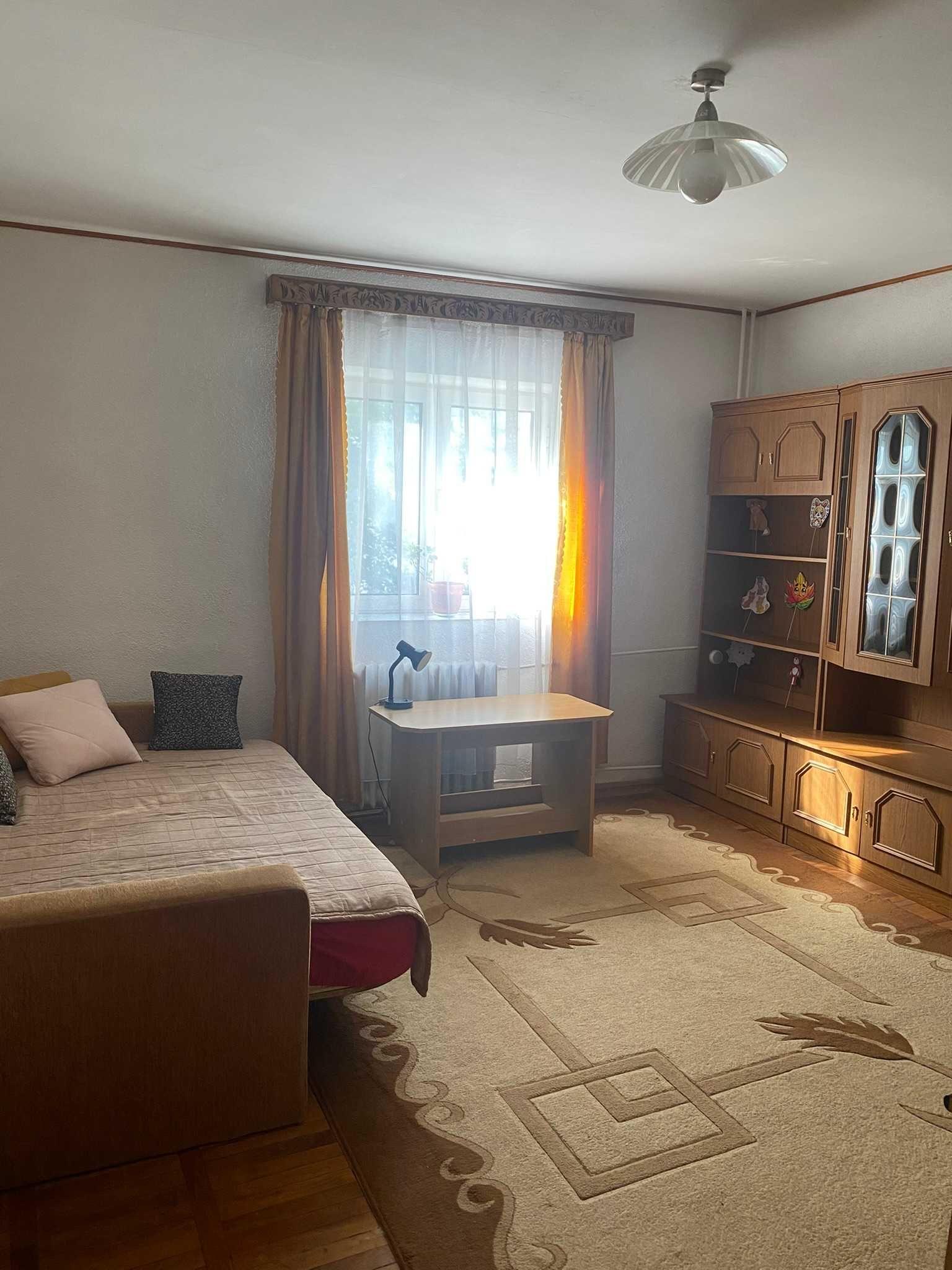 Vand garsoniera, zona Zamca, suprafata utila 30 mp