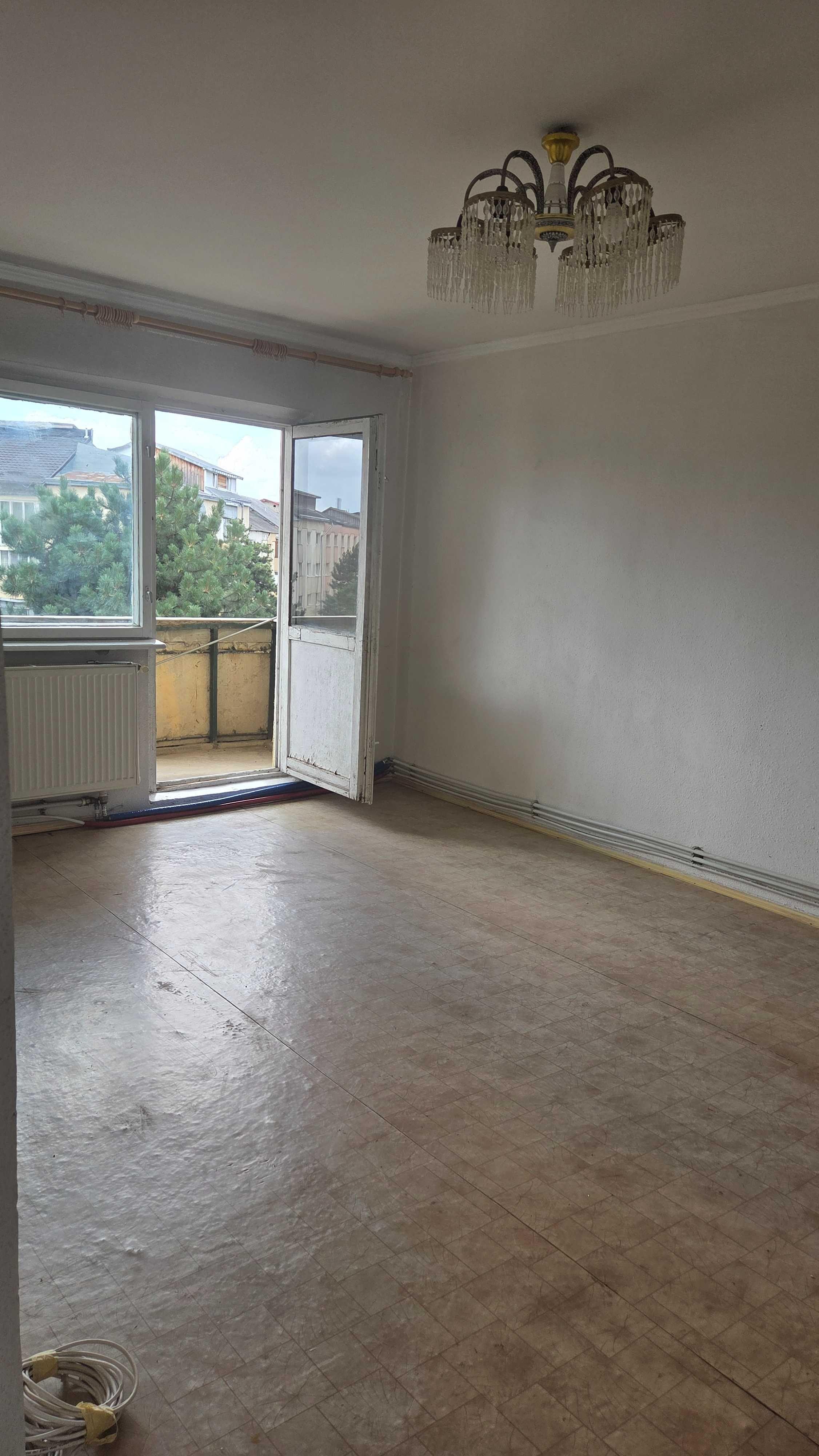 Apartament 3 camere Suceava - imagine 1