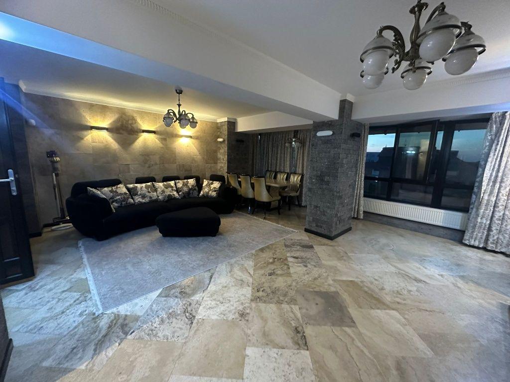 Închiriez apartament cu 2 camere