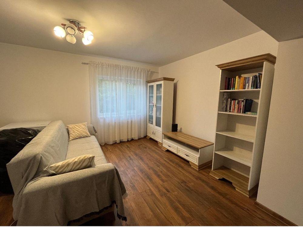 Închiriez apartament 2 camere – Zona Centrală