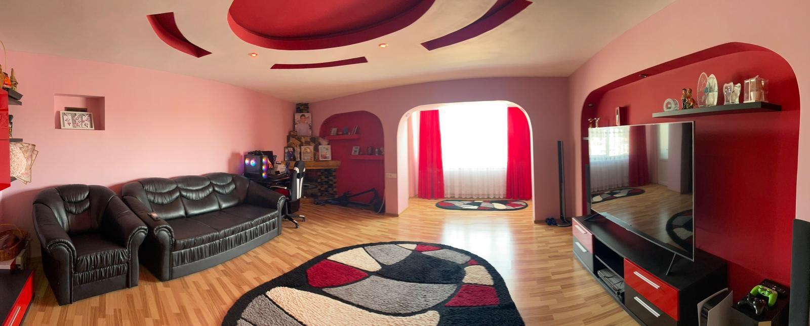 Apartament trei camere