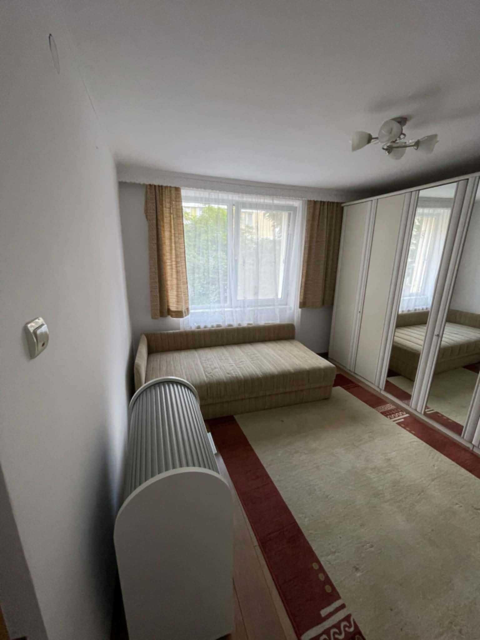 Închiriez apartament - imagine 1