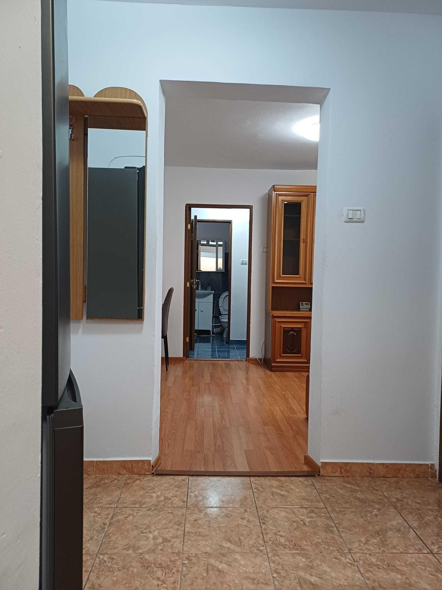 Se da in chirie Apartament cu 3 Camere in Maratei la scarile care duc la Lidl. - imagine 1