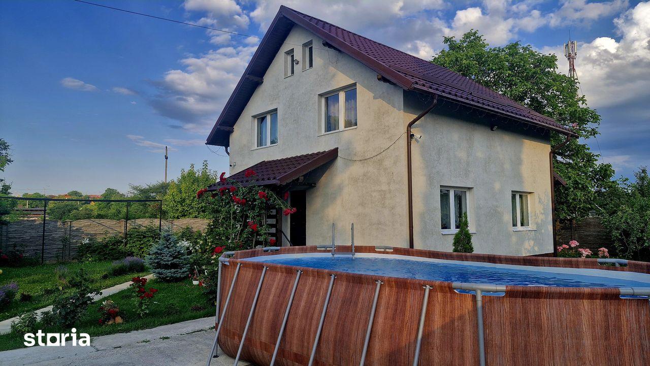 Casă cu piscină și mansardă, 740 mp teren - imagine 1