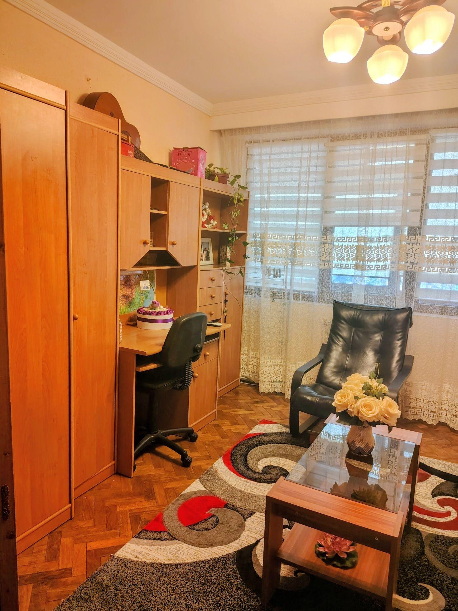 Vând/închiriez apartament 3 camere - imagine 1