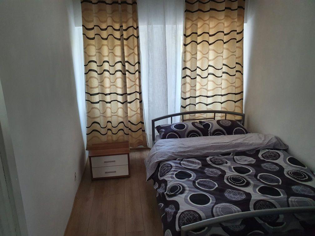Închiriez apartament 3 camere ULTRACENTRAL Etaj 1 Tg Jiu vedere bilate