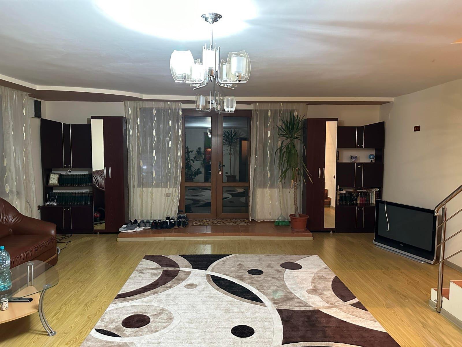 Vila de închiriat aproape de Târgu-Jiu
