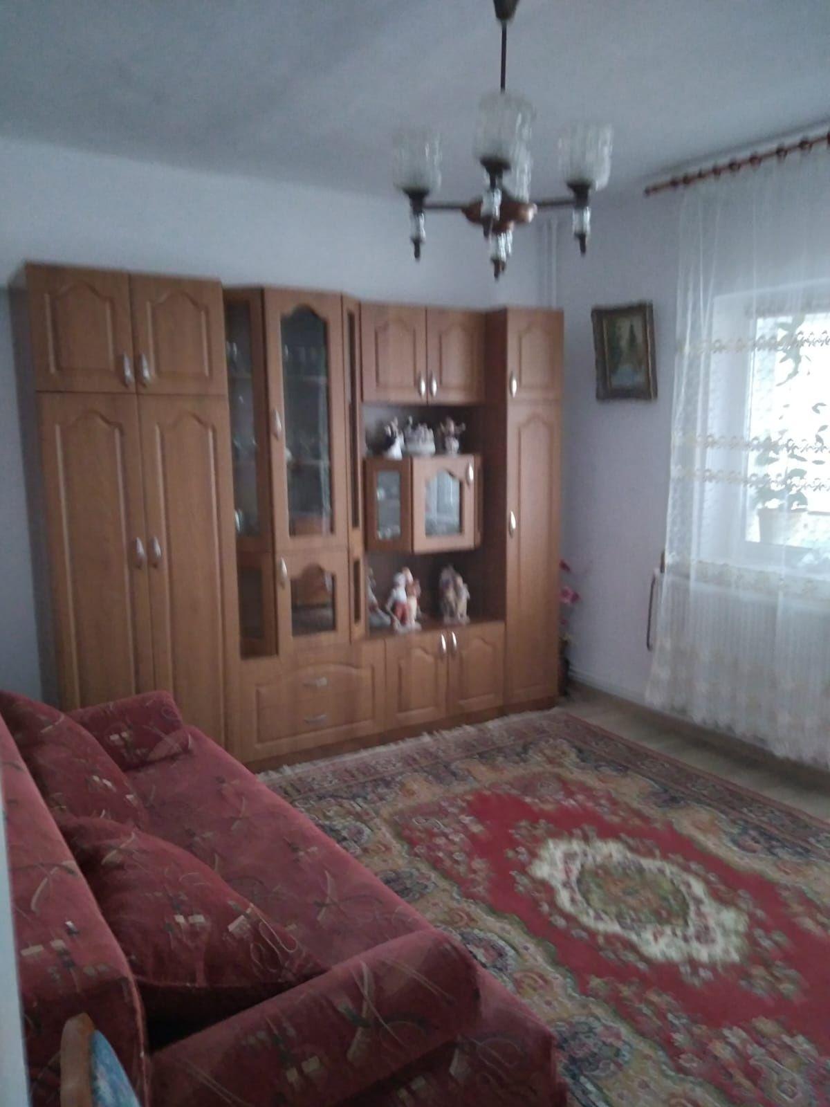 Vand apartament centru vechi targoviste - imagine 1