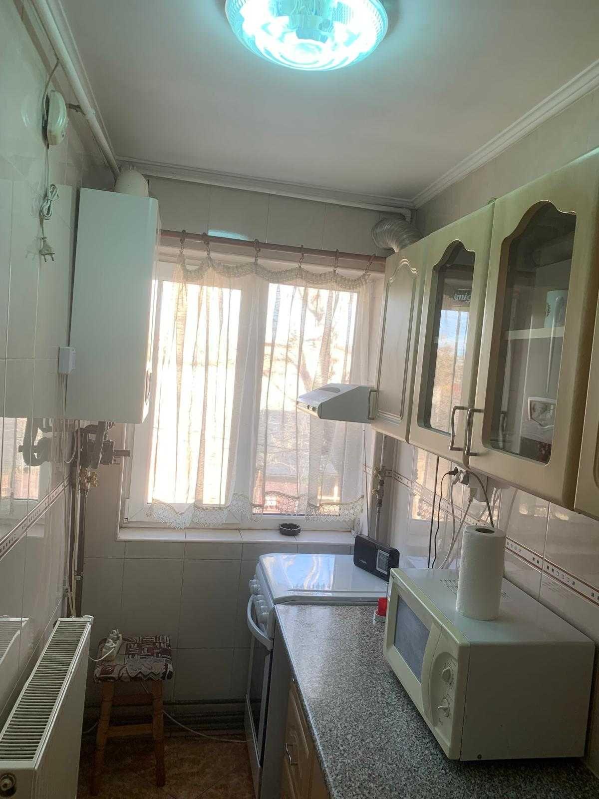 vanzare apartament 2 camere Targoviste - imagine 1