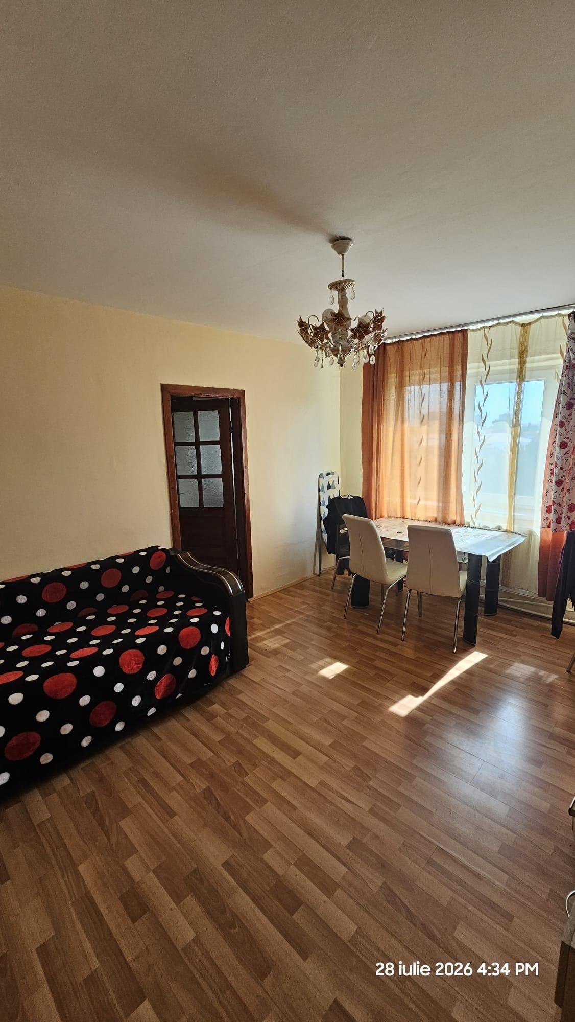Apartament de închiriat în zona liceului  Carabella - imagine 1
