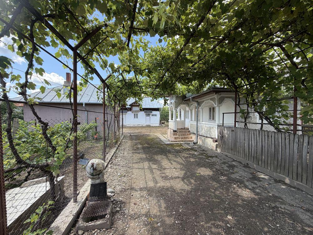 Casa de vanzare in Decindeni - teren 1648 mp, deschidere 22 m la strada principala!!! Stop!!! Oferta!! - imagine 1