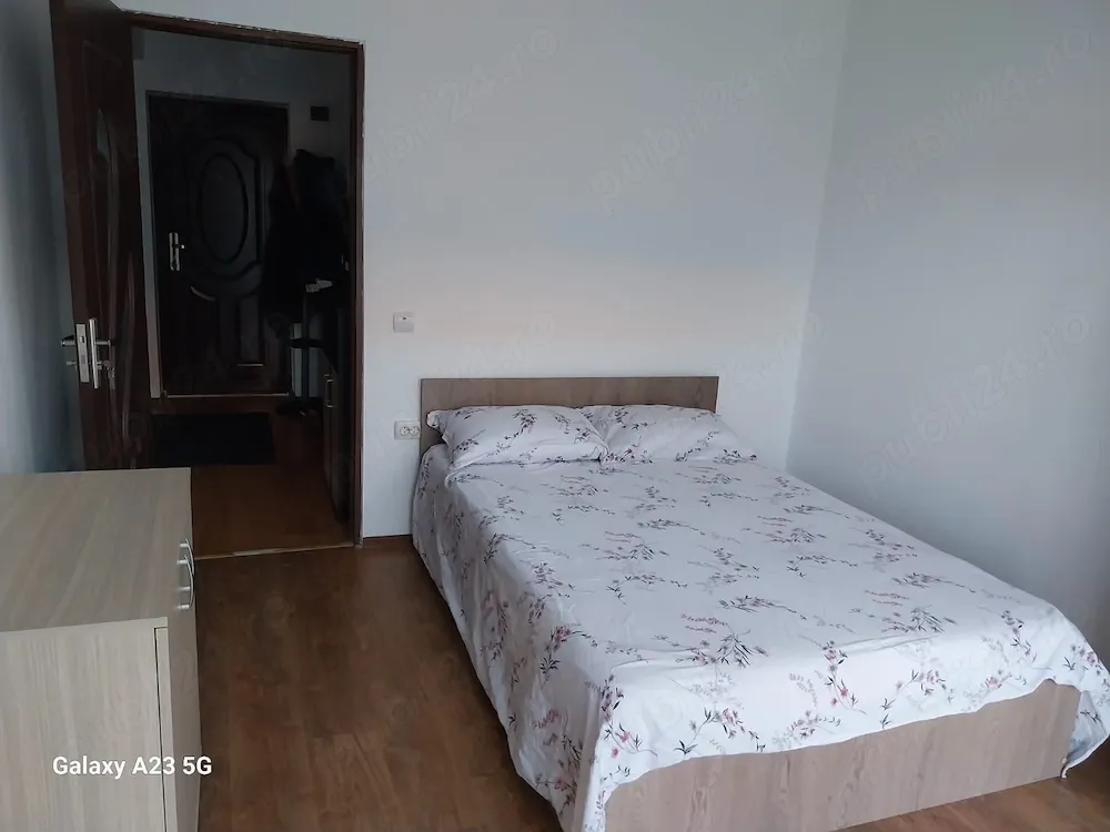 Apartament de vânzare - imagine 1