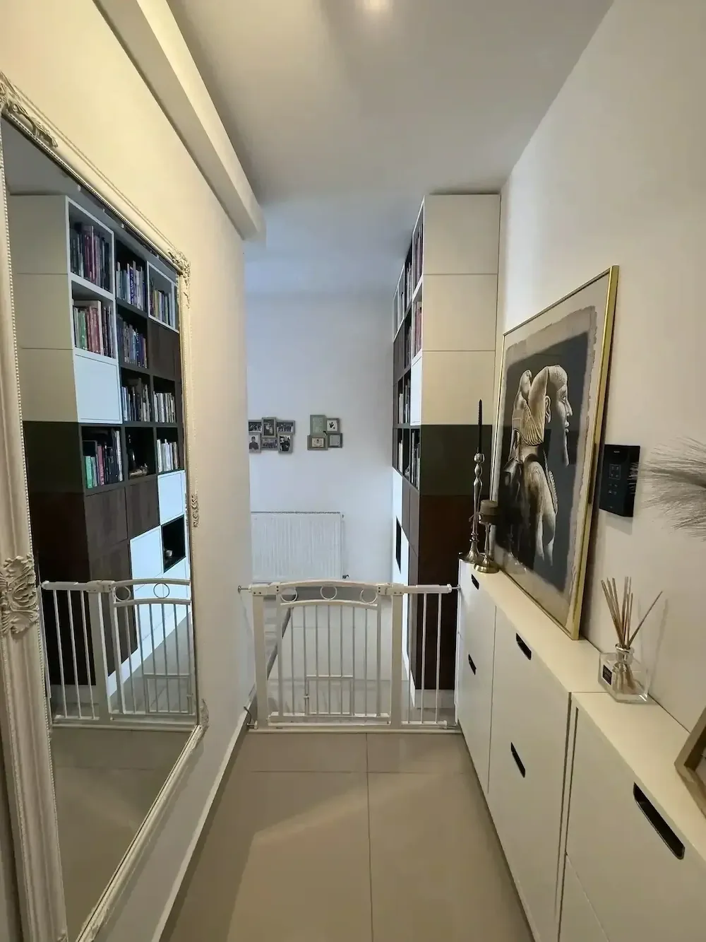 Apartament 2 dormitoare + living cu bucătărie open space + 2 balcoane - imagine 1