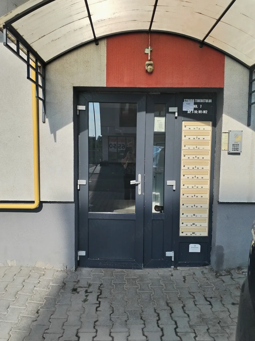 Vând apartament  la mansarda, Florești, Tineretului - imagine 1