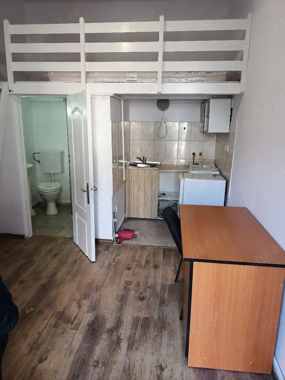Proprietar dau în chirie ultracentral garsoniera 1300 lei