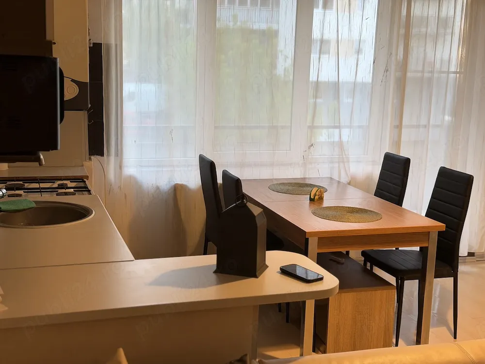 Închiriez apartament pentru Untold. - imagine 1