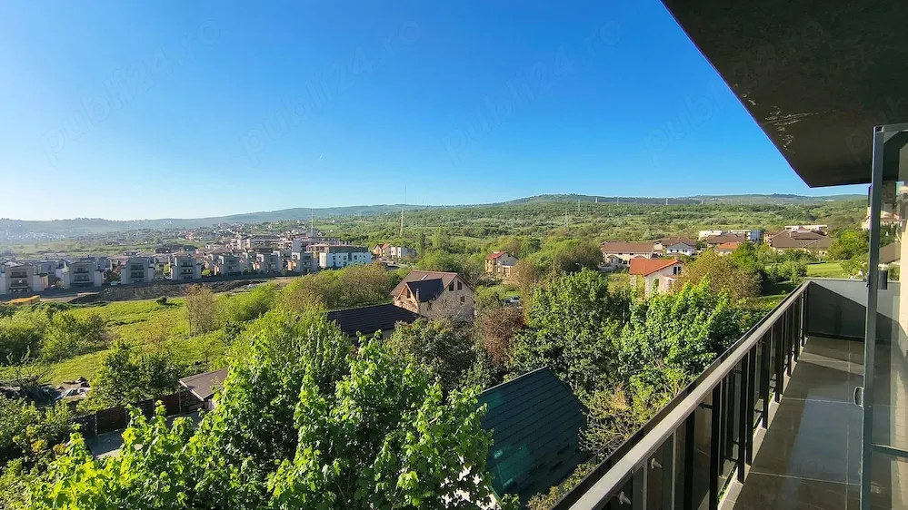 Apartament 2 camere decomandat, bucatarie separata, balcon de 12,6 mp si parcare subterana