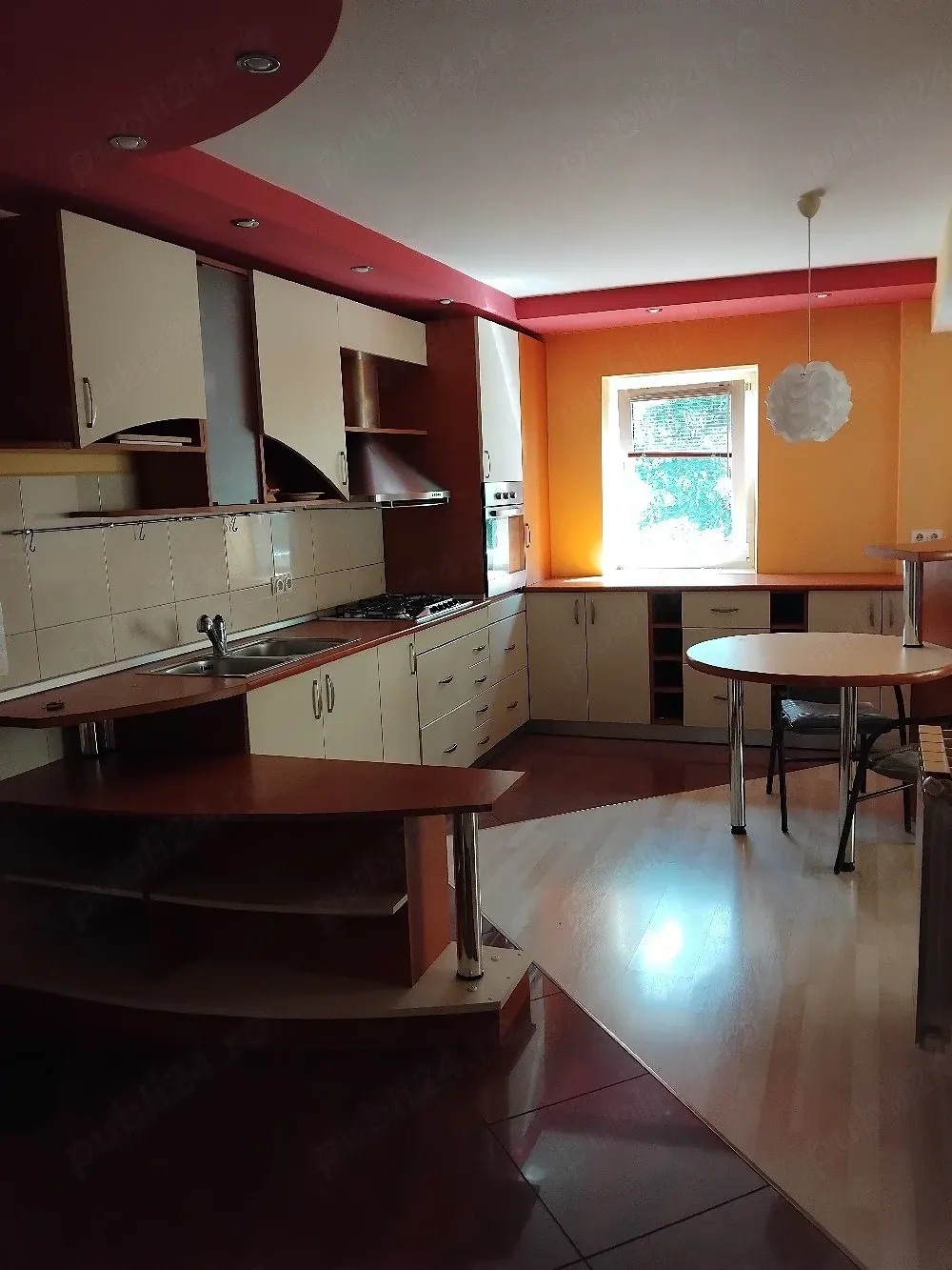 Dau în chirie apartament 3 camere - imagine 1