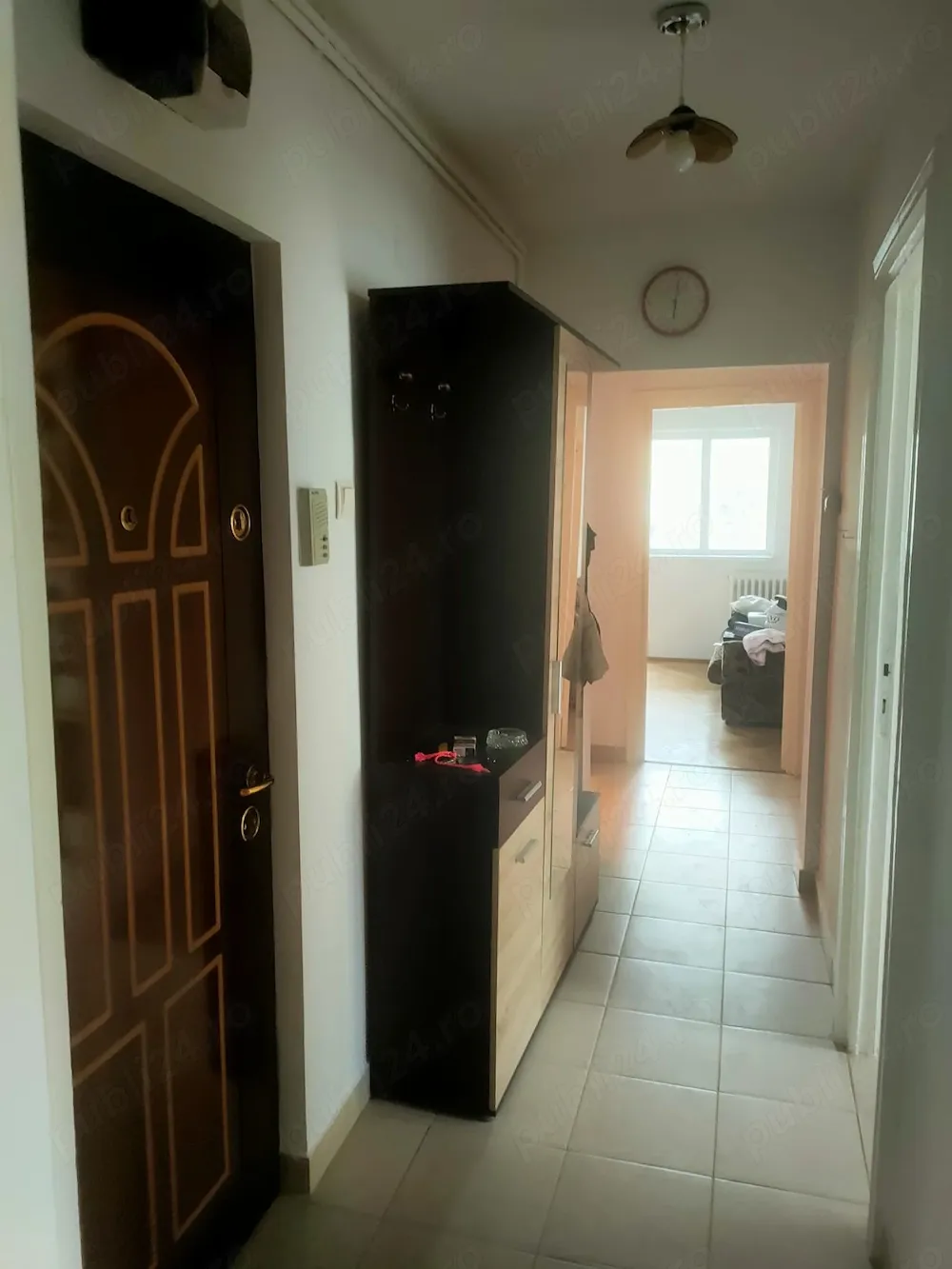 Vând apartament 3 camere - imagine 1